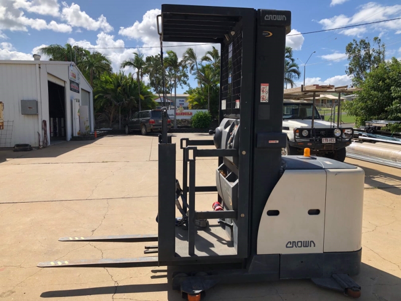 Used Crown Stockpicker SP3400